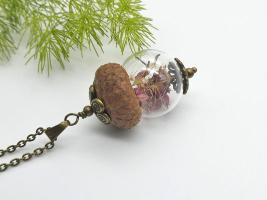 Naturschmuck-Anhänger mit Eichel + Löwenzahn + Heidekraut