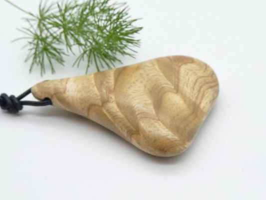 Holz-Anhänger aus Esche