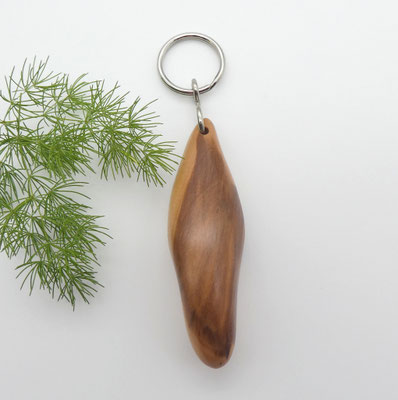 Schlüsselanhänger-Handschmeichler aus Apfelholz