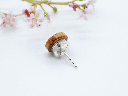 Mini-Ohrstecker aus Olivenholz, 8 mm