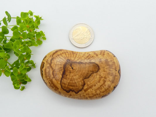 Handschmeichler aus gestockter Eberesche