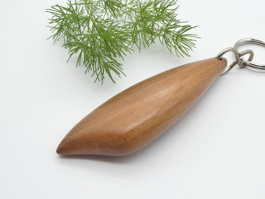 Schlüsselanhänger-Handschmeichler aus Apfelbaum