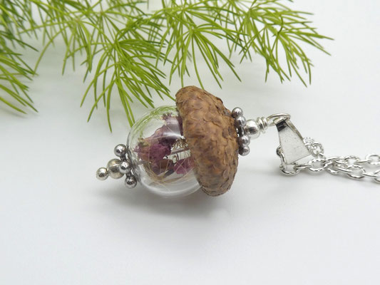 Naturschmuck-Anhänger mit Eichel + Heidekraut