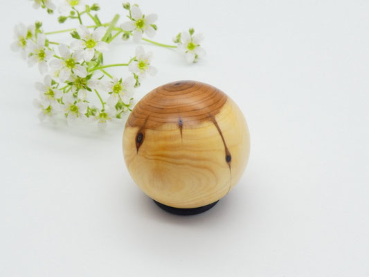 Holzkugel aus Eibe 42 mm
