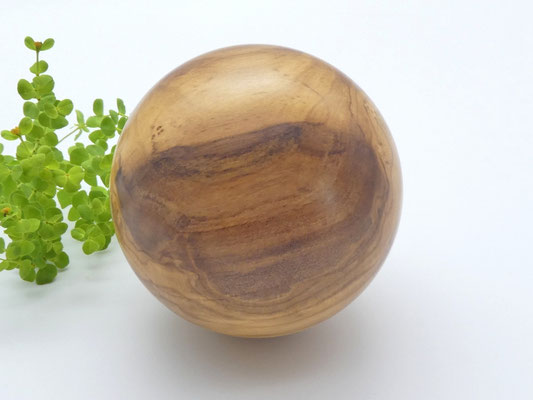 Holzkugel aus Olivenholz, 82 mm