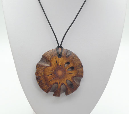 Anhänger aus einem Banksia-Zapfen