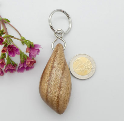Schlüsselanhänger-Handschmeichler aus Ulme (Rüster)