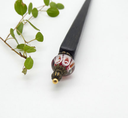 Haarstab aus Mooreiche & Glasperle