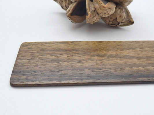 Lesezeichen aus Walnuss