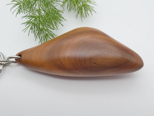 Schlüsselanhänger-Handschmeichler aus Apfelbaum