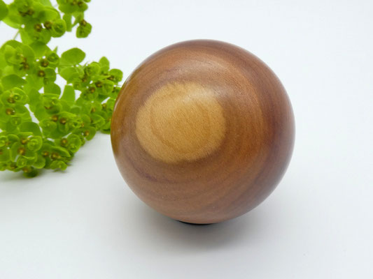 Holzkugel aus Zwetschge 50 mm