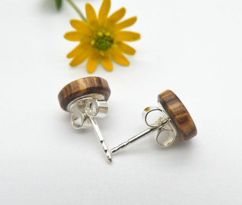 Mini-Ohrstecker aus Olivenholz, 8 mm
