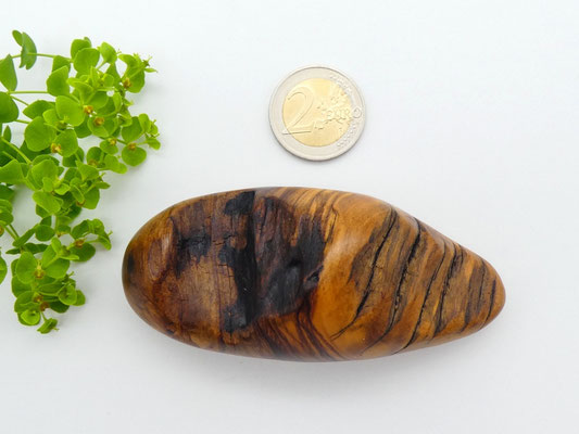 Handschmeichler aus Olivenholz