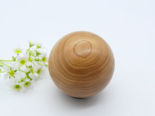 Holzkugel aus Flieder 48 mm
