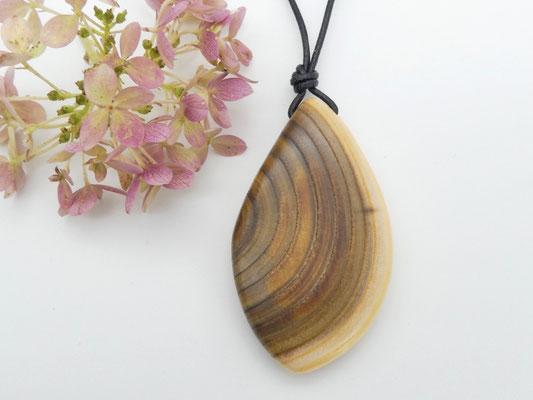 Holz-Anhänger aus Essigbaum