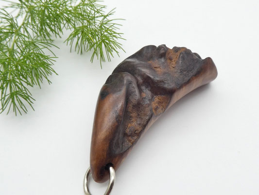 Schlüsselanhänger-Handschmeichler aus Eukalyptuswurzel