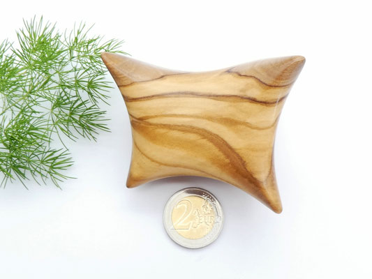 Handschmeichler-Objekt aus Holz - Olivenholz