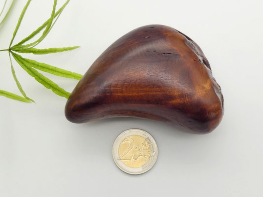 Handschmeichler-Objekt aus Holz, Mammutbaum