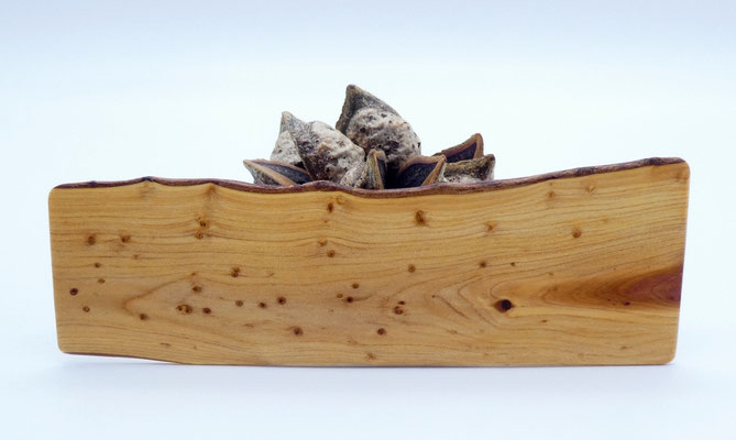 Lesezeichen aus Holz - chinesischer Wacholder