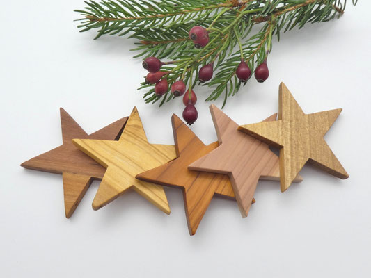 5 Holzsterne aus verschiedenen Hölzern für den Weihnachtsbaum