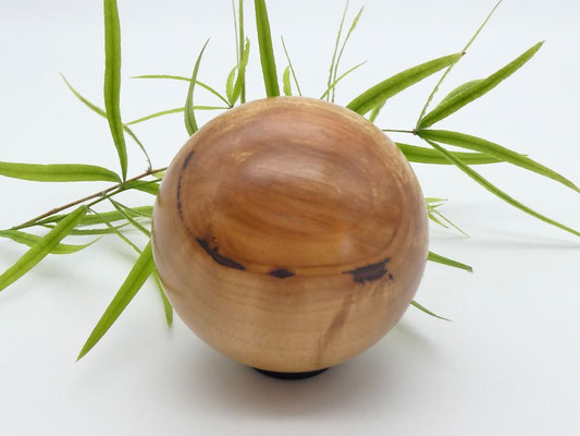 Holzkugel aus Birne 62 mm