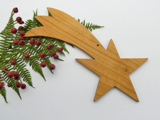 Komet aus Kirsche für die Weihnachtsdekoration