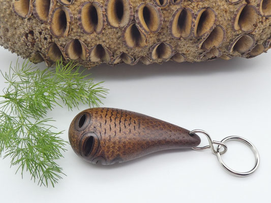 Schlüsselanhänger-Handschmeichler aus einem Banksiazapfen