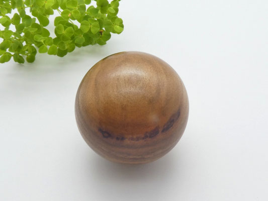 Holzkugel aus Amber, 48 mm