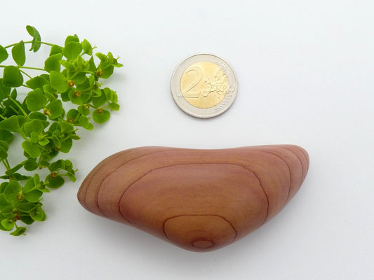 Handschmeichler aus Holz - Zeder (Bleistiftzeder)