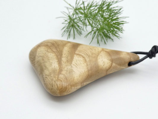 Holz-Anhänger aus Esche