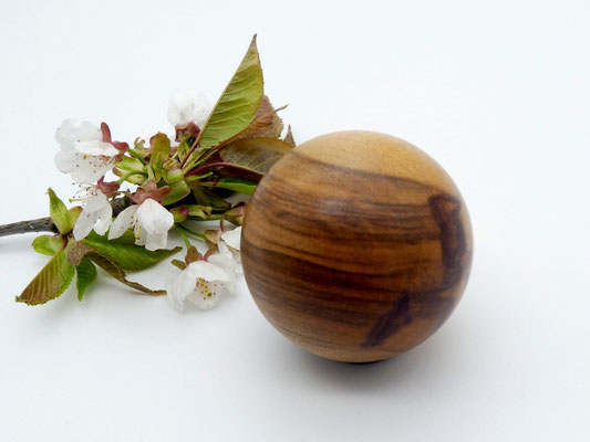 Holzkugel aus Amber, 48 mm