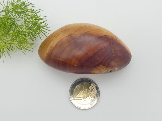 Handschmeichler aus Holz - chinesischer Wacholder