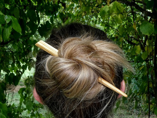 Haarnadel aus Holz