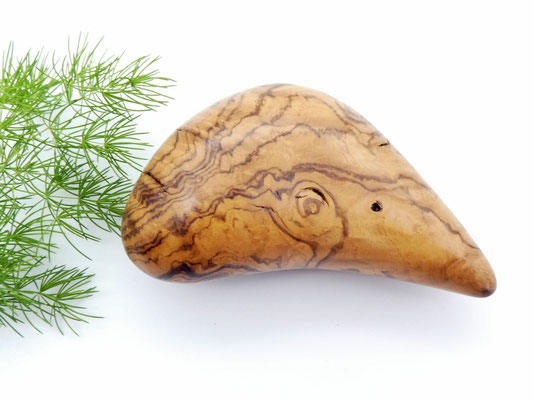 Handschmeichler aus Holz - Olivekern-Esche