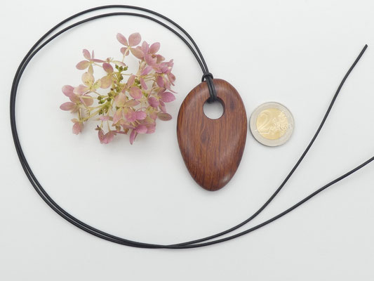 Holzschmuck-Anhänger aus Sheoak