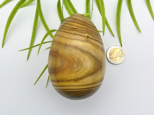 Osterei aus Essigbaum