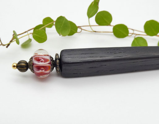 Haarstab aus Mooreiche & Glasperle