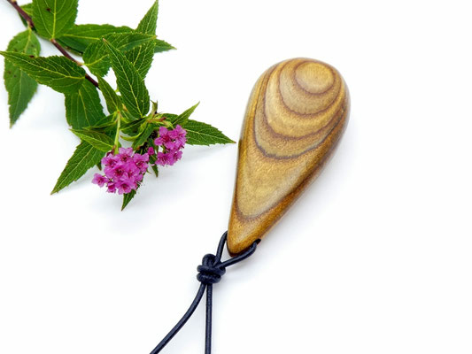 Holzanhänger aus Essigbaum