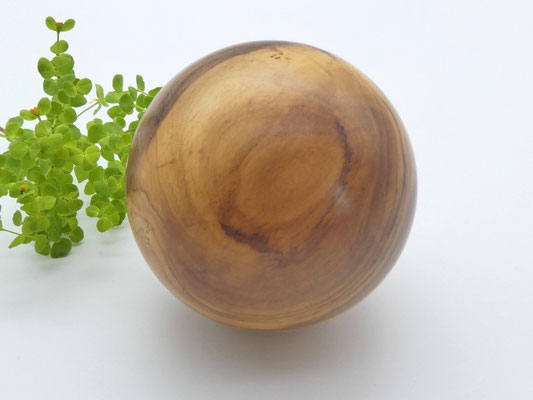Holzkugel aus Olivenholz, 82 mm