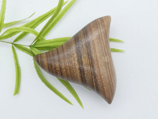 Handschmeichler aus Holz, Walnuss