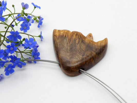 Anhänger aus Ahornmaser & Edelstahlcollier