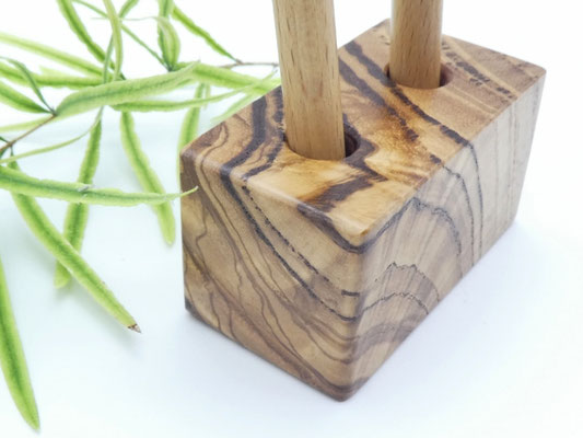 Stifthalter aus Olivekern-Esche für 2 Stifte