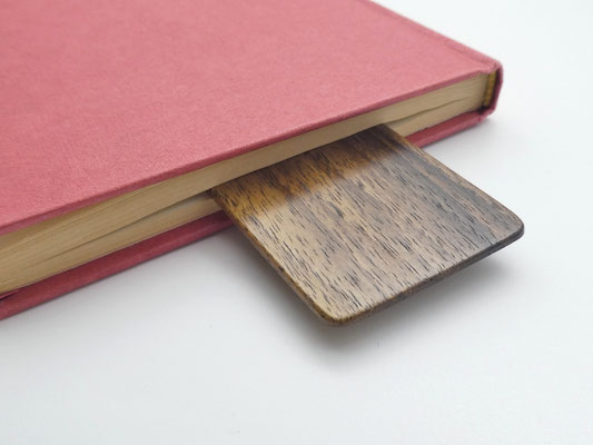 Lesezeichen aus Walnuss