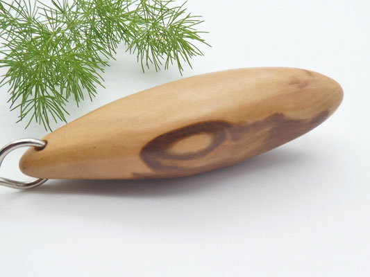 Schlüsselanhänger-Handschmeichler aus Apfelholz
