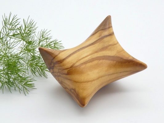 Handschmeichler-Objekt aus Holz - Olivenholz