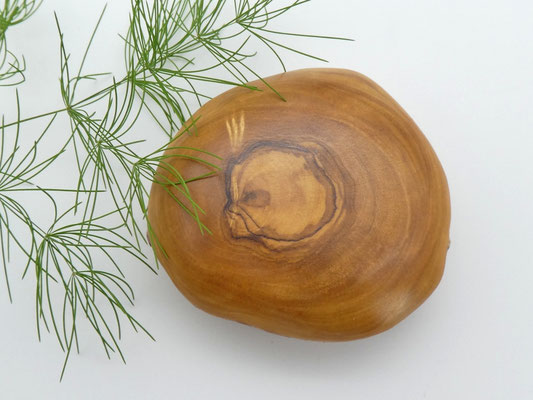 Handschmeichler aus Olivenholz