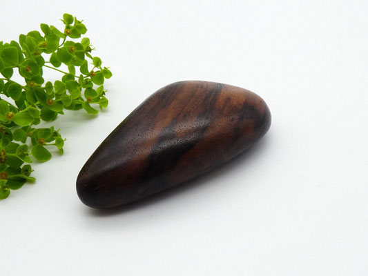 Handschmeichler aus Holz - Nussbaumwurzel