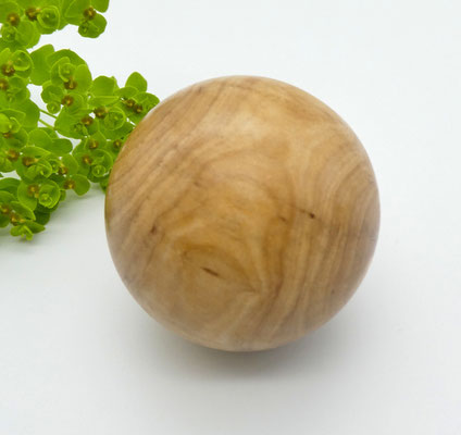 Holzkugel aus Zaubernuss 48 mm