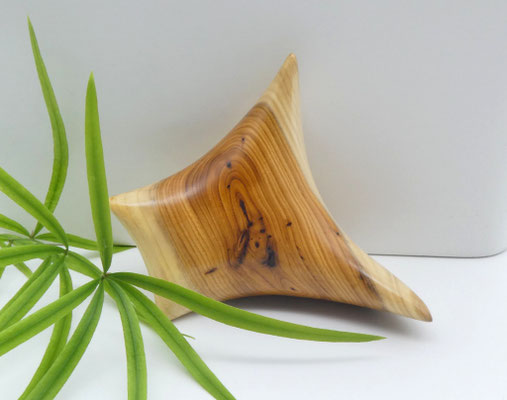 Handschmeichler-Objekt aus Holz - Eibe