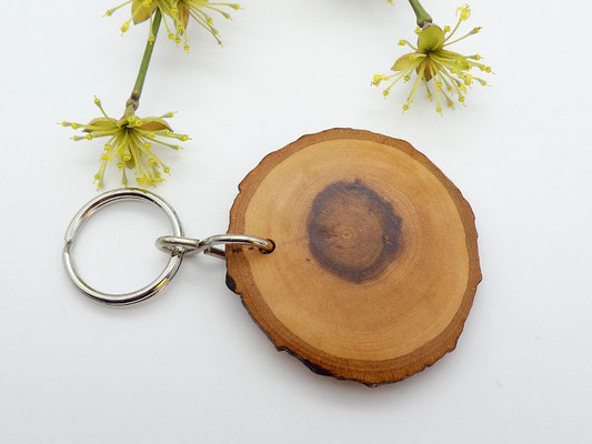 Schlüsselanhänger aus Apfelbaum